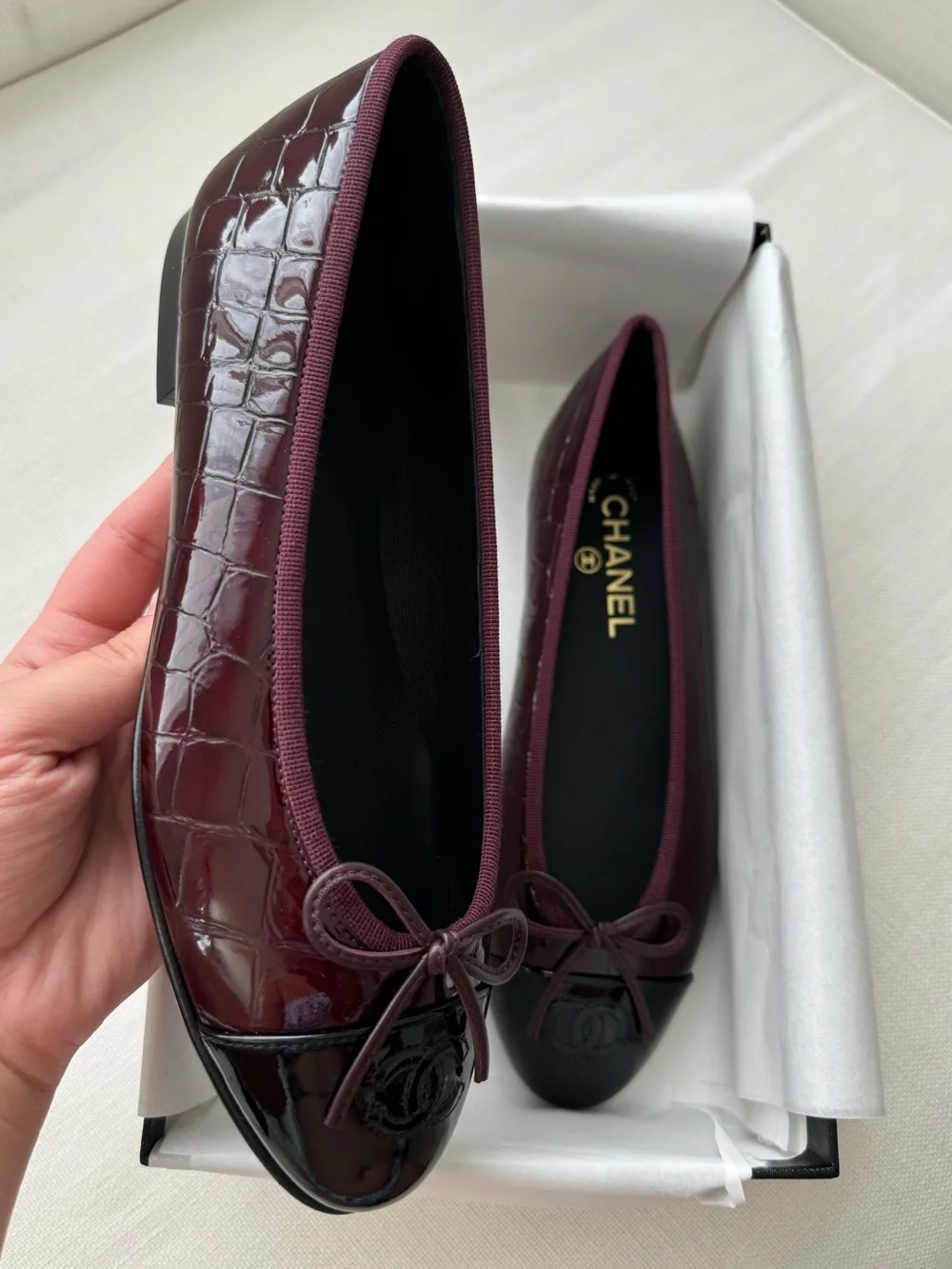 CHANEL Burgundy croc ballet flats